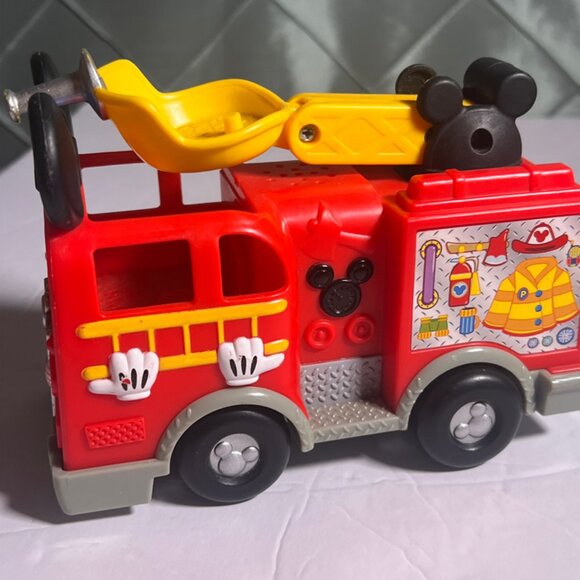Disney’s Mickey Mouse Mickey’s‎ Fire Engine *GS9 - Picture 4 of 6